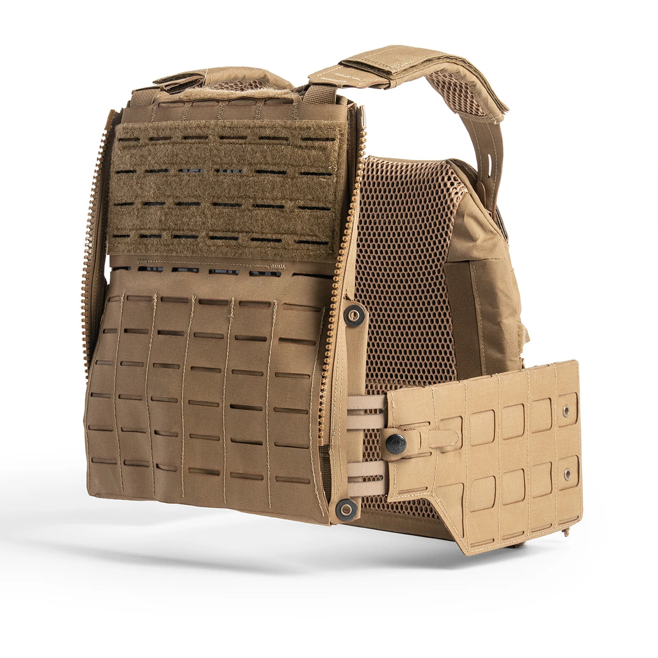 Spiritus Systems LV-120 Plate Carrier Kit in Coyote Brown – Dreiviertelansicht von hinten #color_coyote brown