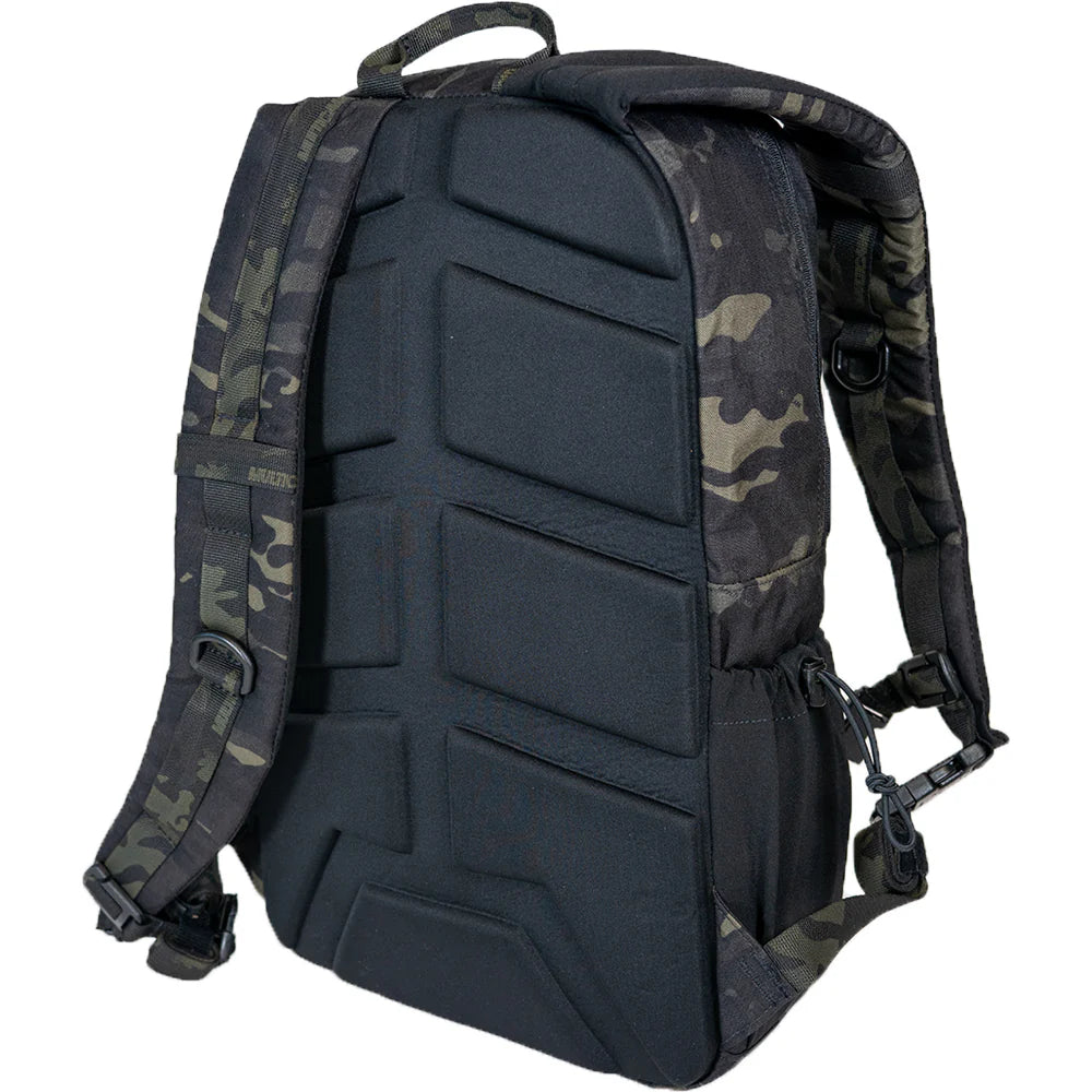 #color_multicam black