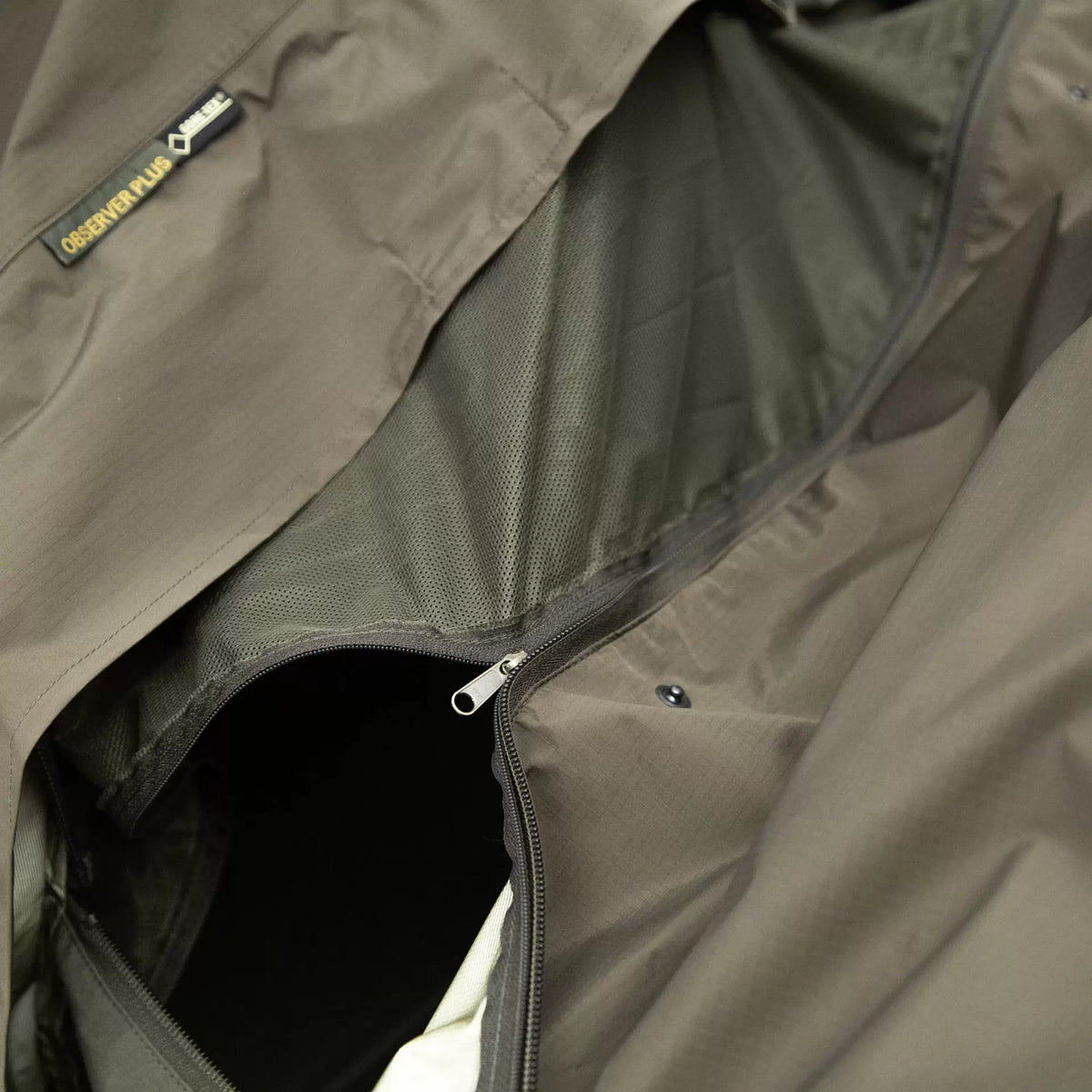 Carinthia Observer Plus — Olive